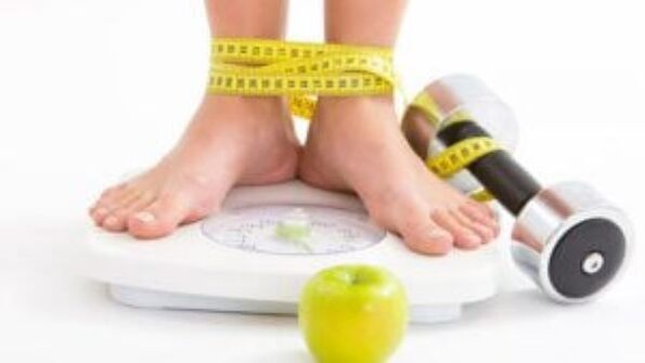 Για να αποτρέψετε την ανάπτυξη κιρσών, πρέπει να καταπολεμήσετε το υπερβολικό βάρος και να τρώτε σωστά.